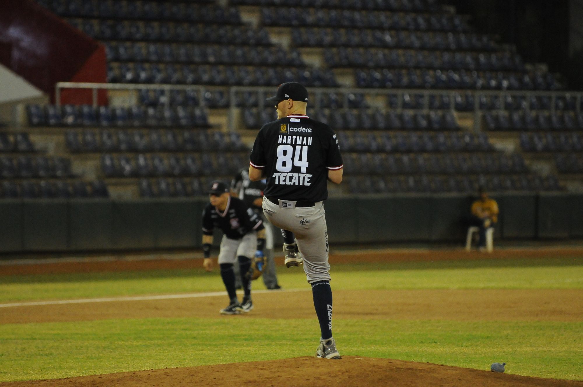 MAYOS VENCE A SULTANES EN TERCER DUELO DE LA SERIE