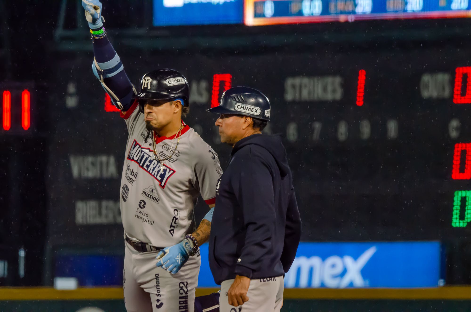 SULTANES Y RIELEROS DIVIDEN HONORES EN DOBLE CARTELERA