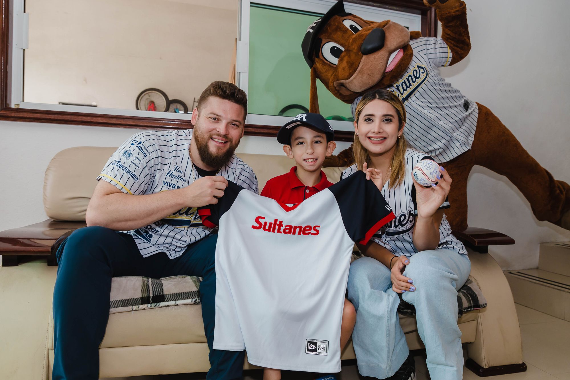 SULTANES SPECIAL GUEST: JUAN GÁMEZ RECIBE A MATEO EN EL ESTADIO MOBIL SUPER