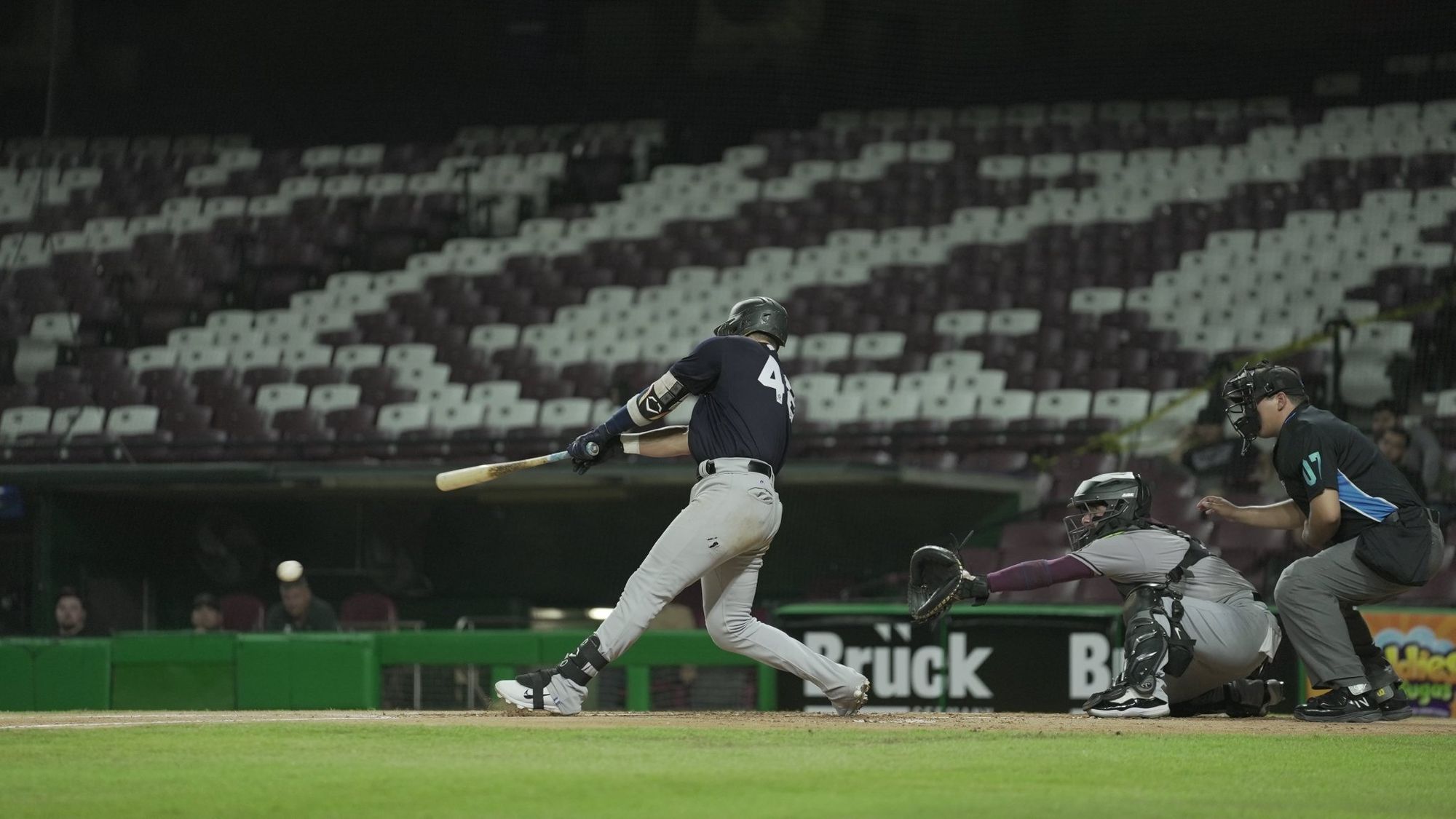 SULTANES CIERRA CON TRIUNFO SU ÚLTIMO DUELO DE PRETEMPORADA