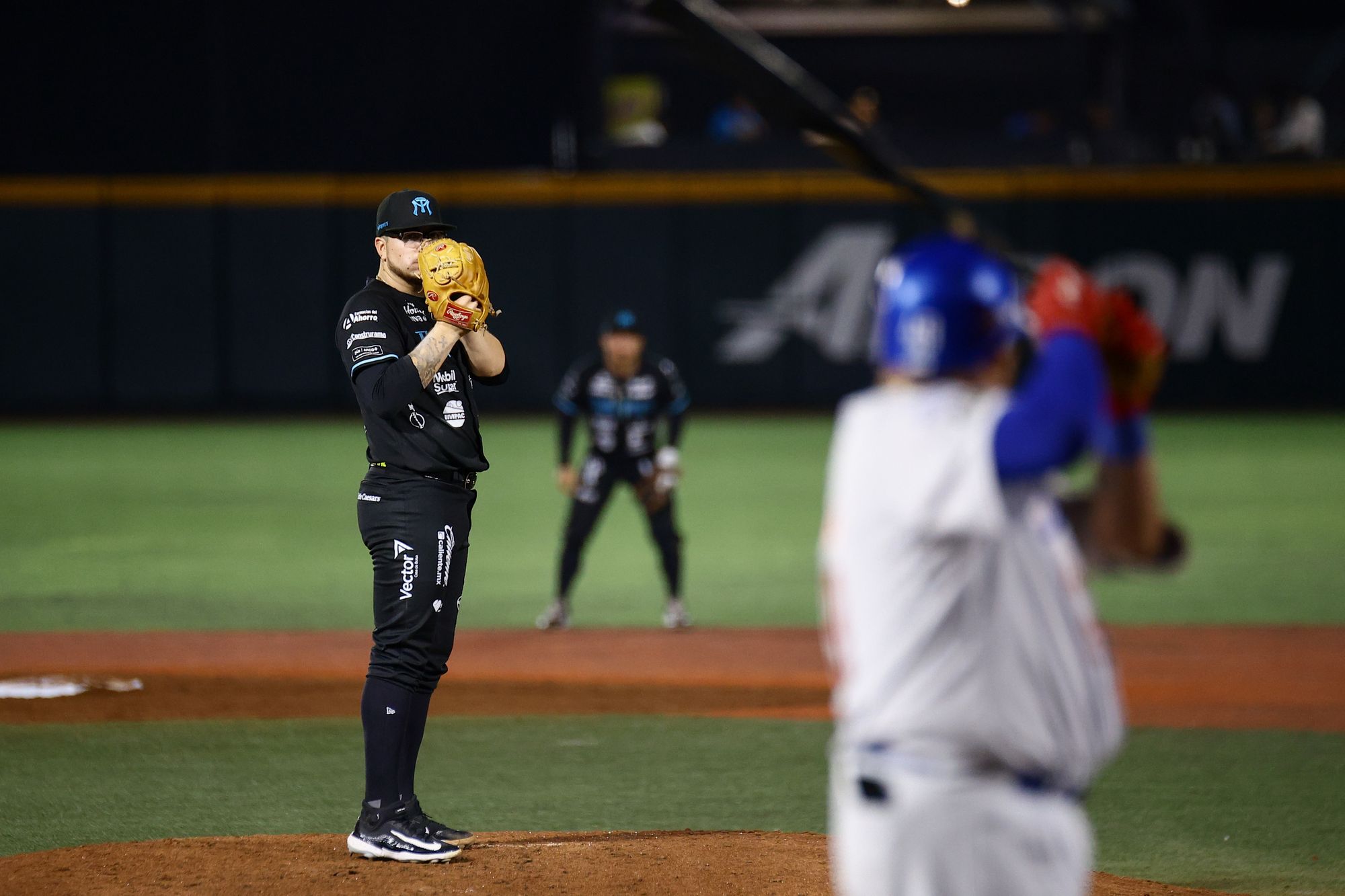 Vence Charros a Sultanes en tercer juego de la serie