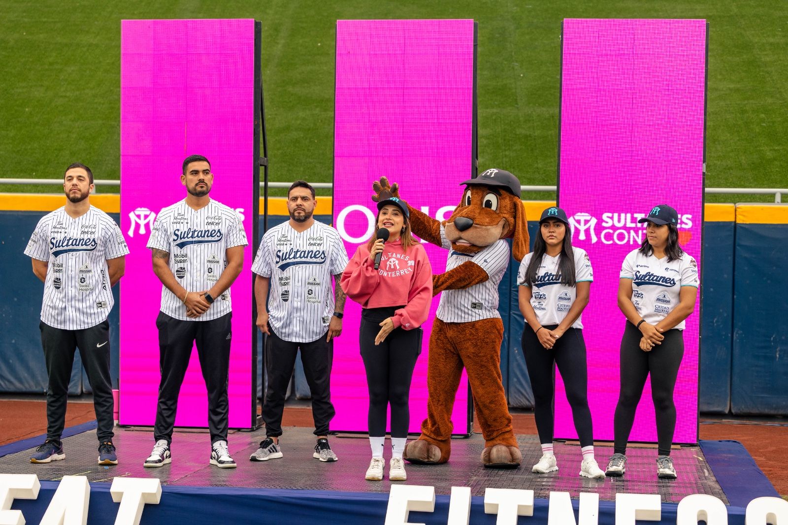 SULTANES CONTIGO APOYA A LA CRUZ ROSA EN FITNESS EN EL DIAMANTE