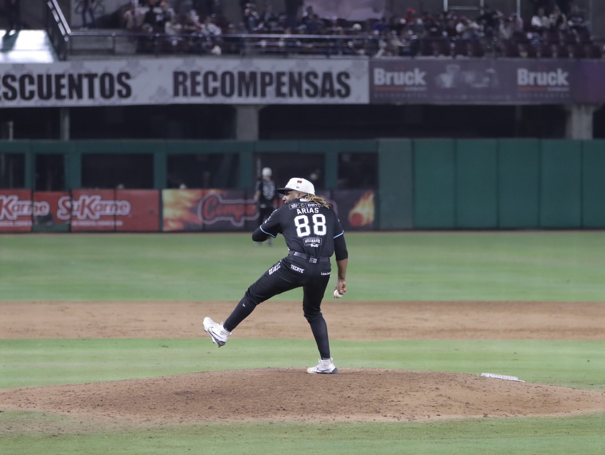 SULTANES PIERDE SERIE ANTE TOMATEROS EN GIRA