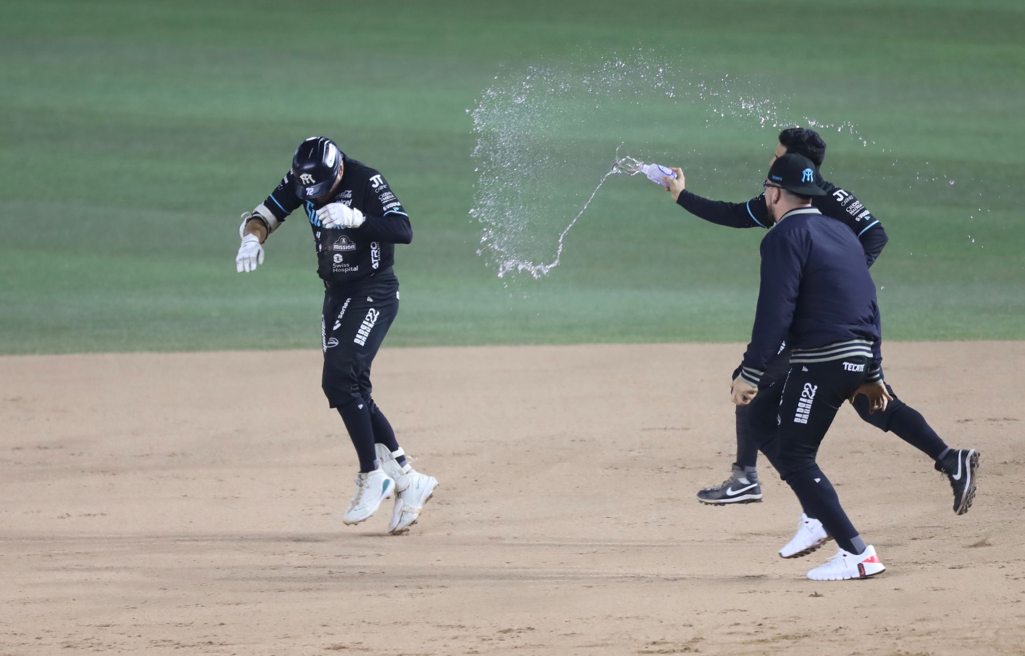 SULTANES DEJA EN EL TERRENO A LOS CAMPEONES PARA IGUALAR LA SERIE