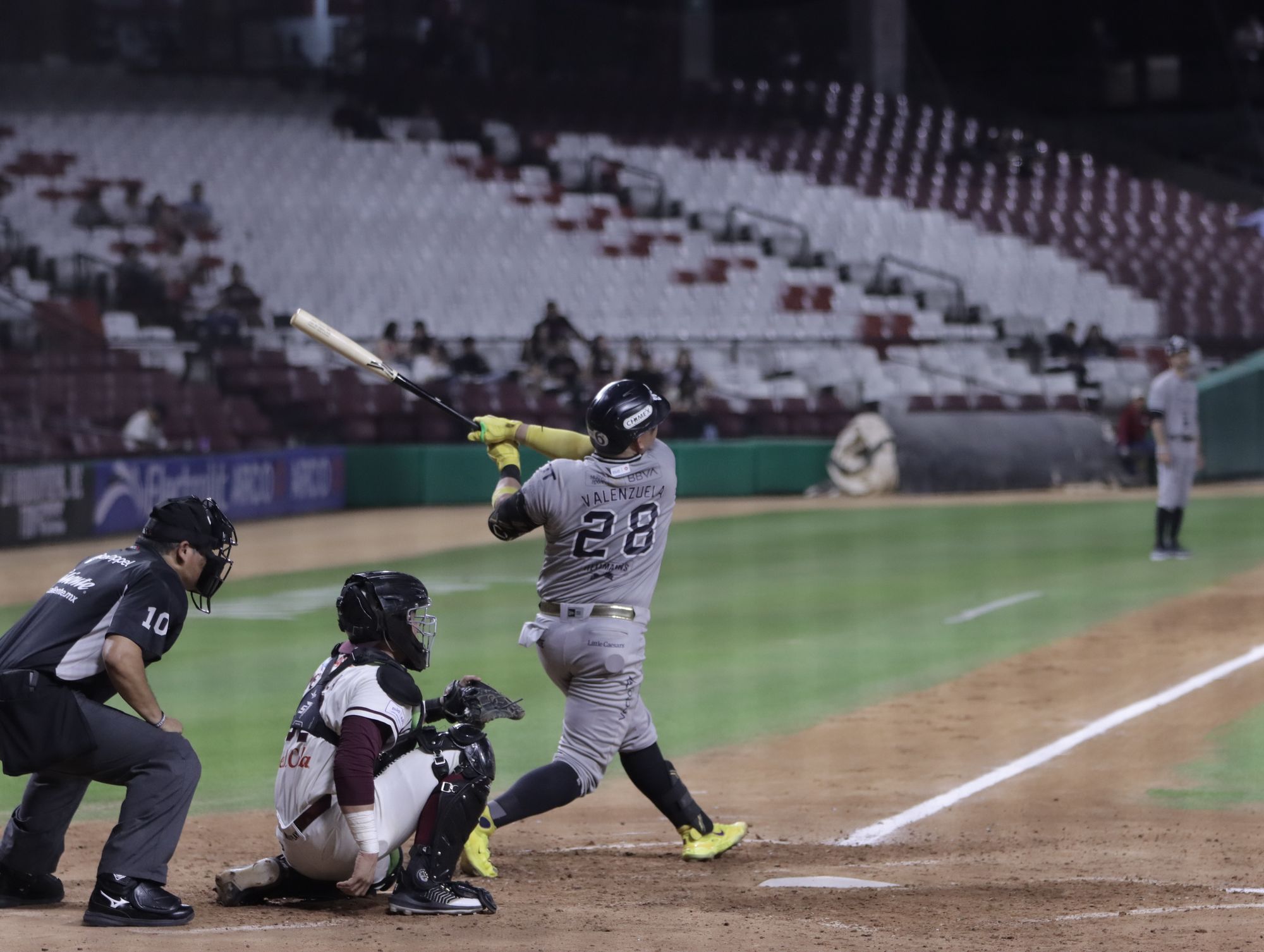 TOMATEROS SE LLEVA LA SERIE ANTE SULTANES