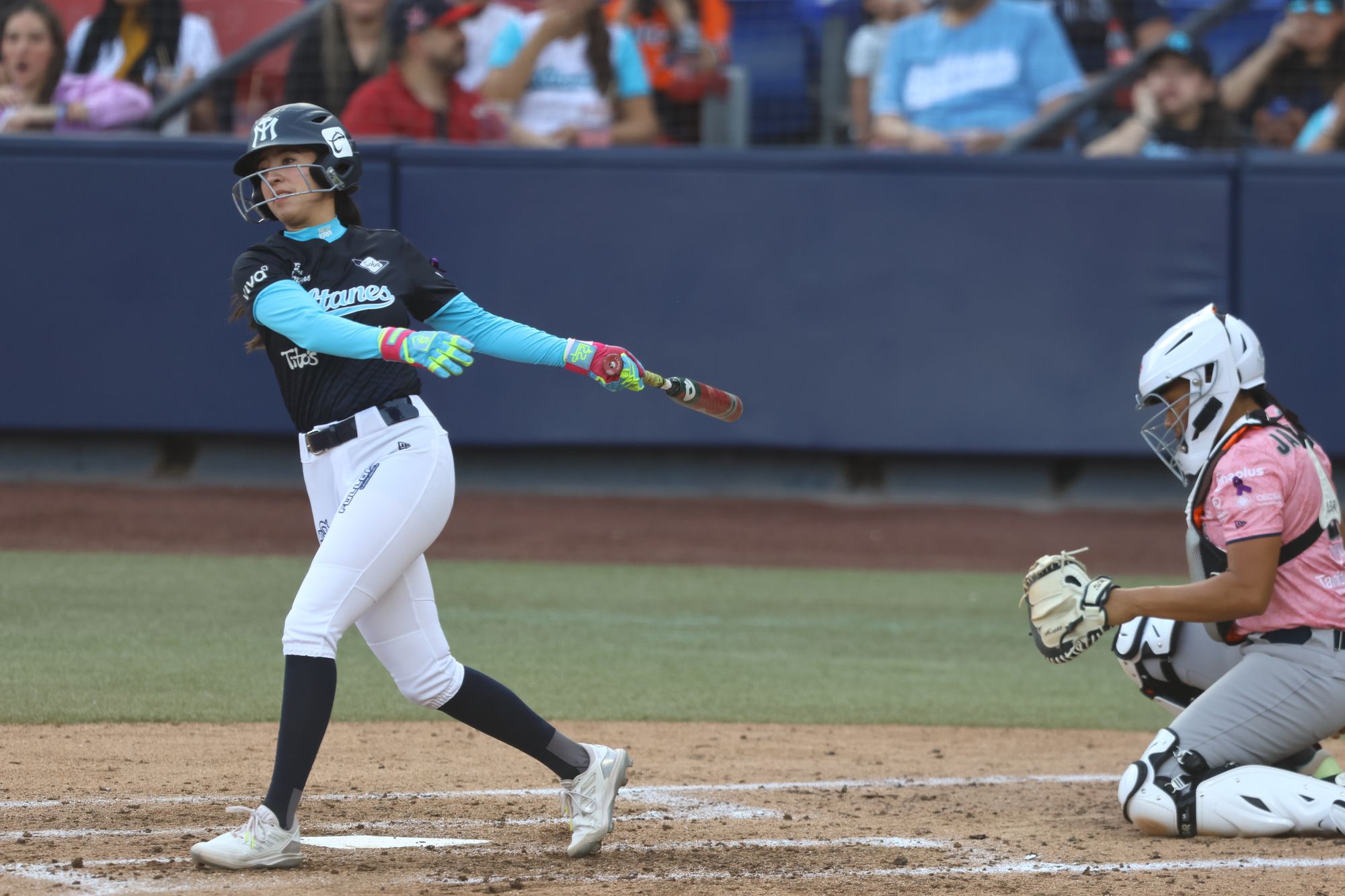 OLMECAS TRIUNFA EN INICIO DE SERIE ANTE SULTANES FEMENIL