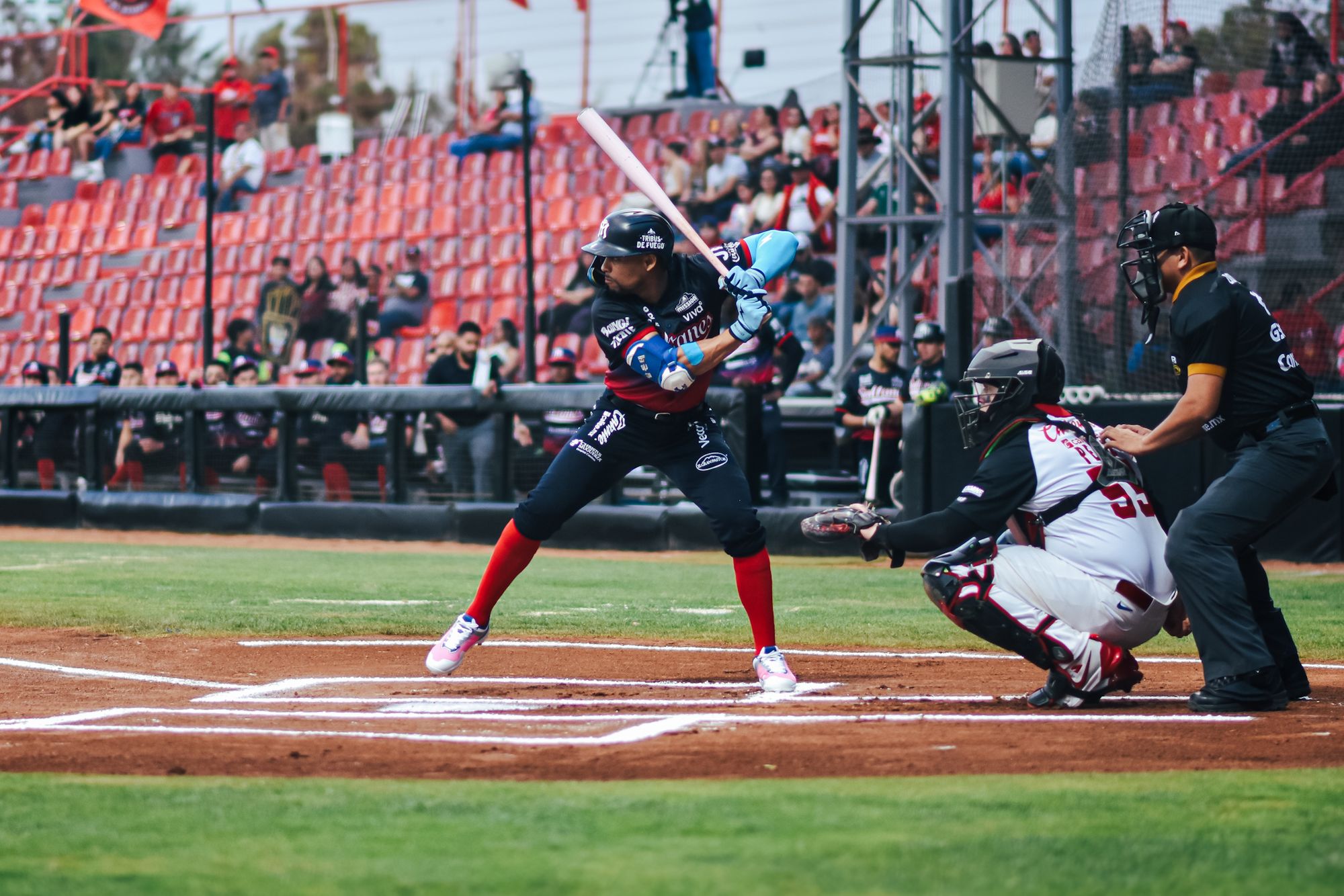 Triunfa Sultanes, empareja la serie y se mantiene en lo más alto del Norte