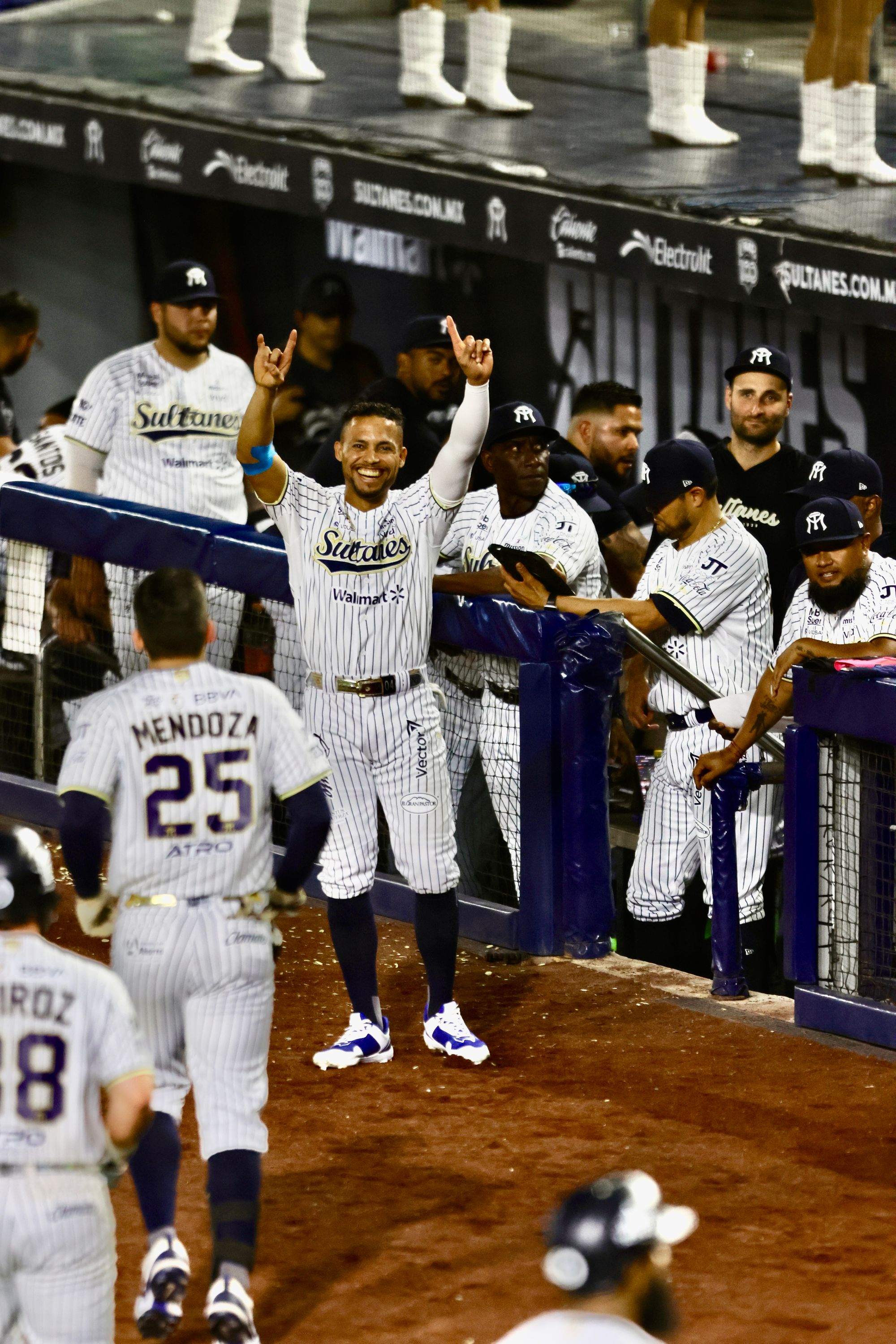 Sultanes vence a Dorados en inicio de serie