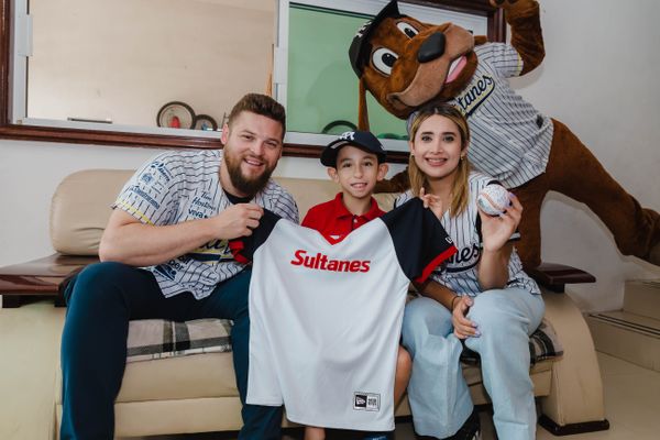 SULTANES SPECIAL GUEST: JUAN GÁMEZ RECIBE A MATEO EN EL ESTADIO MOBIL SUPER