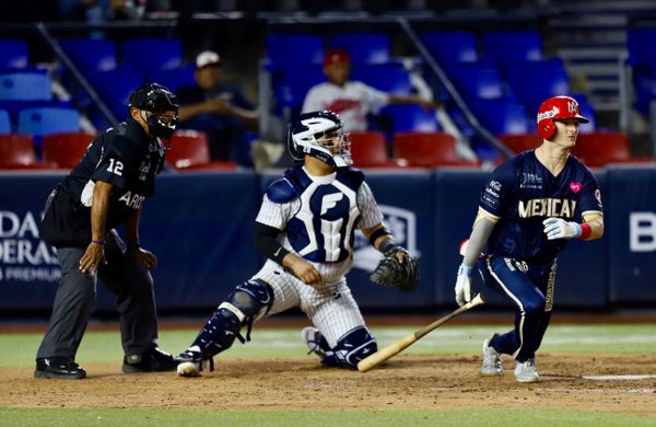 ÁGUILAS SE LLEVA LA SERIE EN JUEGO ACORTADO POR LLUVIA