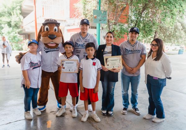 PARTICIPA SULTANES EN VALIOSA DONACIÓN DE LIBROS