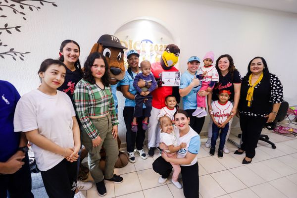 SULTANES CONTIGO Y EL ÁGUILA DE VERACRUZ VISITAN FUNDACIÓN AMANC