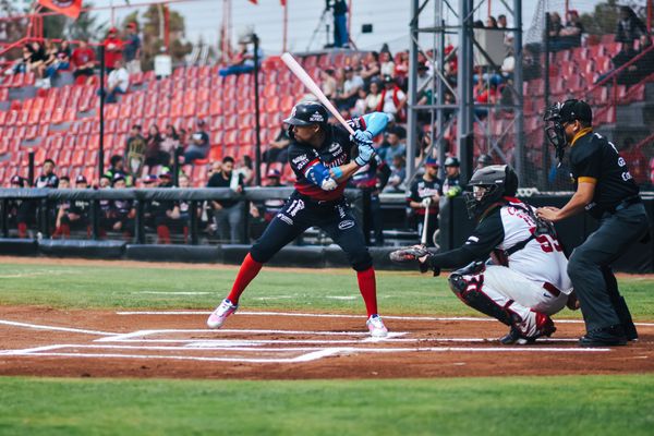 Triunfa Sultanes, empareja la serie y se mantiene en lo más alto del Norte